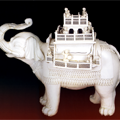 白地大象置物 Large white Porcelain Elephant