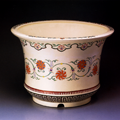 唐花つなぎ文大花鉢 Large flower pot with Linked Chinese Flower design