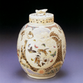 浮彫葡萄文唐子・昆虫画茶壺 Tea Jar with openwork & paintings of Chinese children, grapes and insects